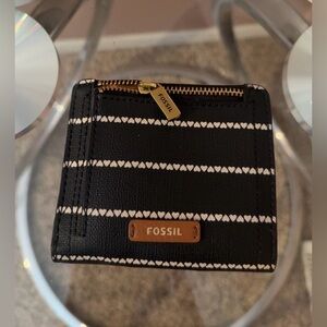 Fossil Black and White Heart Print Bi-Fold Wallet